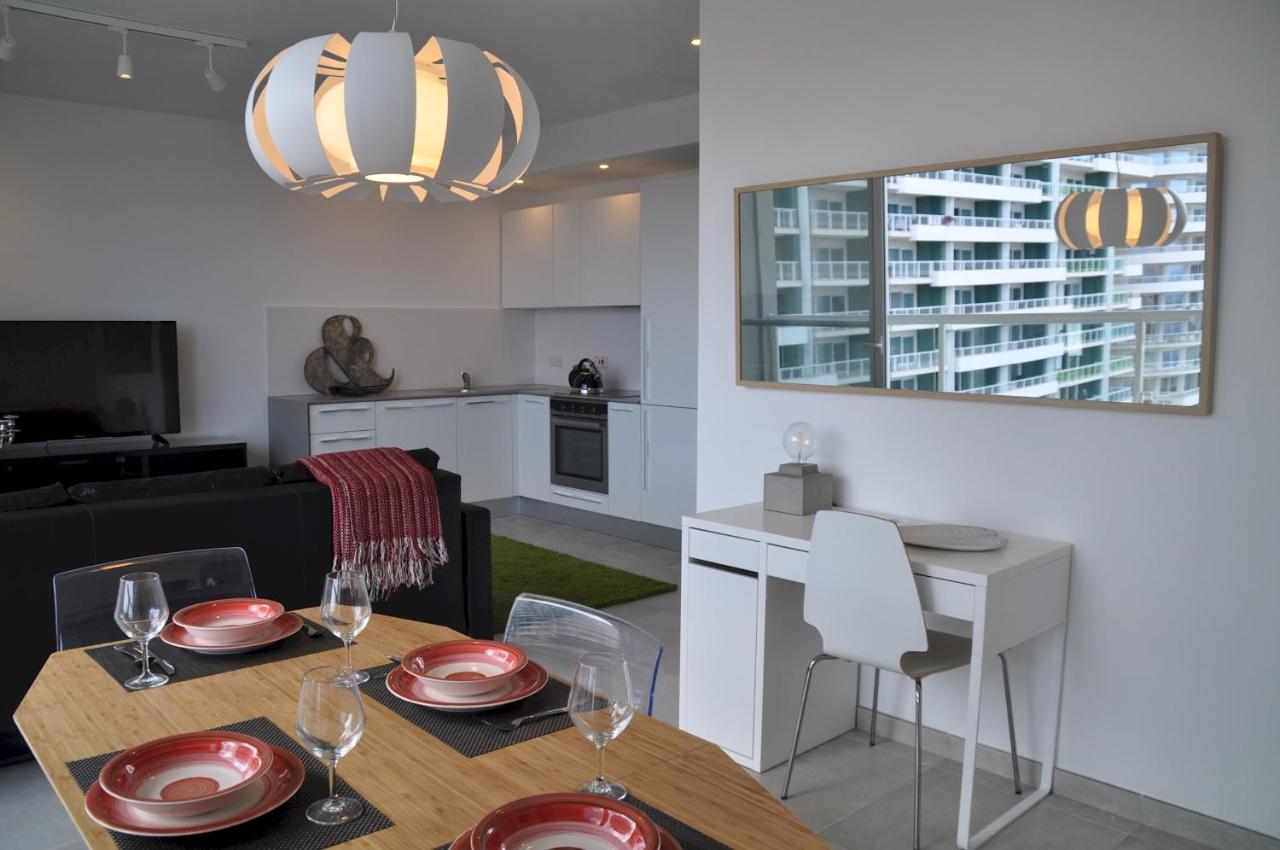 Modern Seaview Apartment In A Prime Location Слима Екстериор снимка